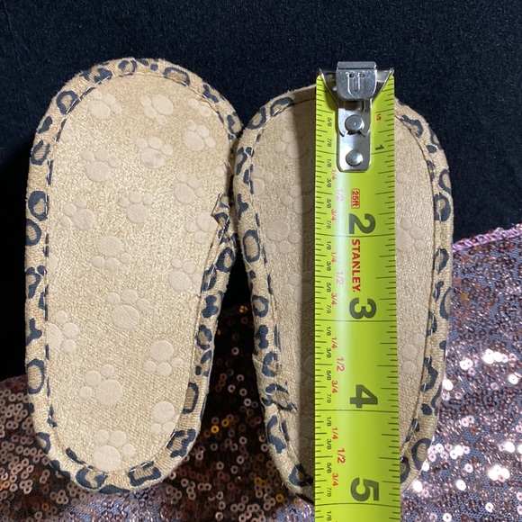 Cute little leopard booties - Picture 8 of 8